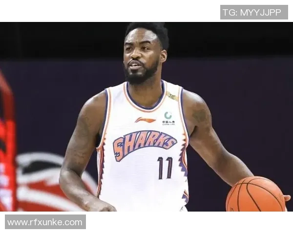 广州官宣签约三双王富兰克林同时裁掉沃伦与麦考尔引发关注