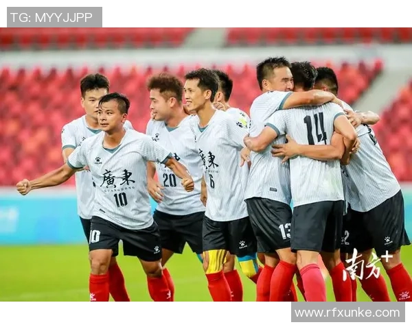 足球大3的魅力与挑战解析如何在比赛中实现战术创新与团队协作